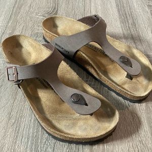 Birkenstock- Gizeh Size 9